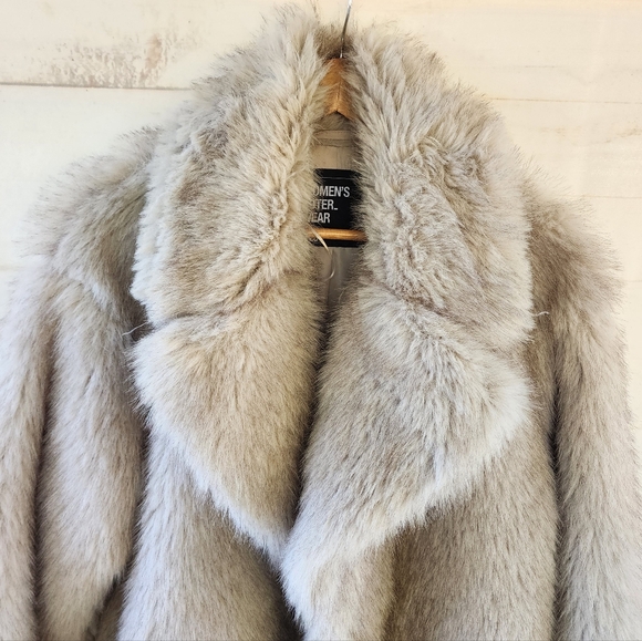 Lefties Faux Fur Coat Size M - Picture 2 of 13
